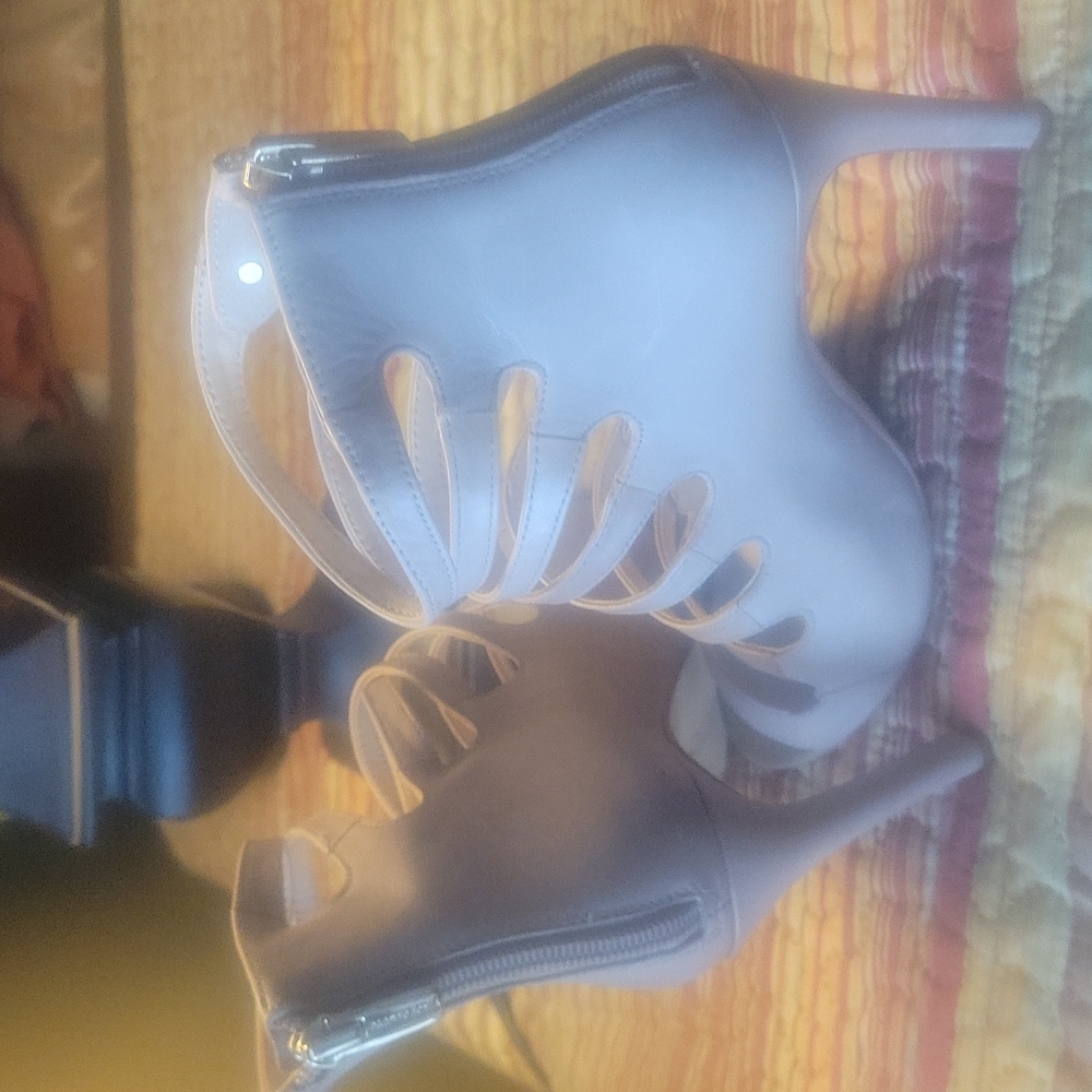 Ladues Vince Camuto Strappy Shoes